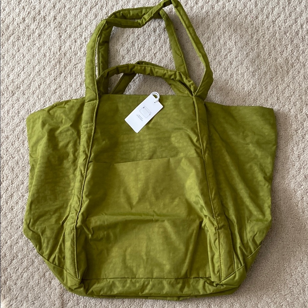 NWT Baggu travel cloud bag- avocado